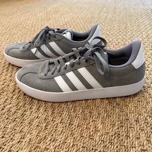 NWT Adidas VL Court 3.0 Sneaker Men’s. Size 9. Grey and White.